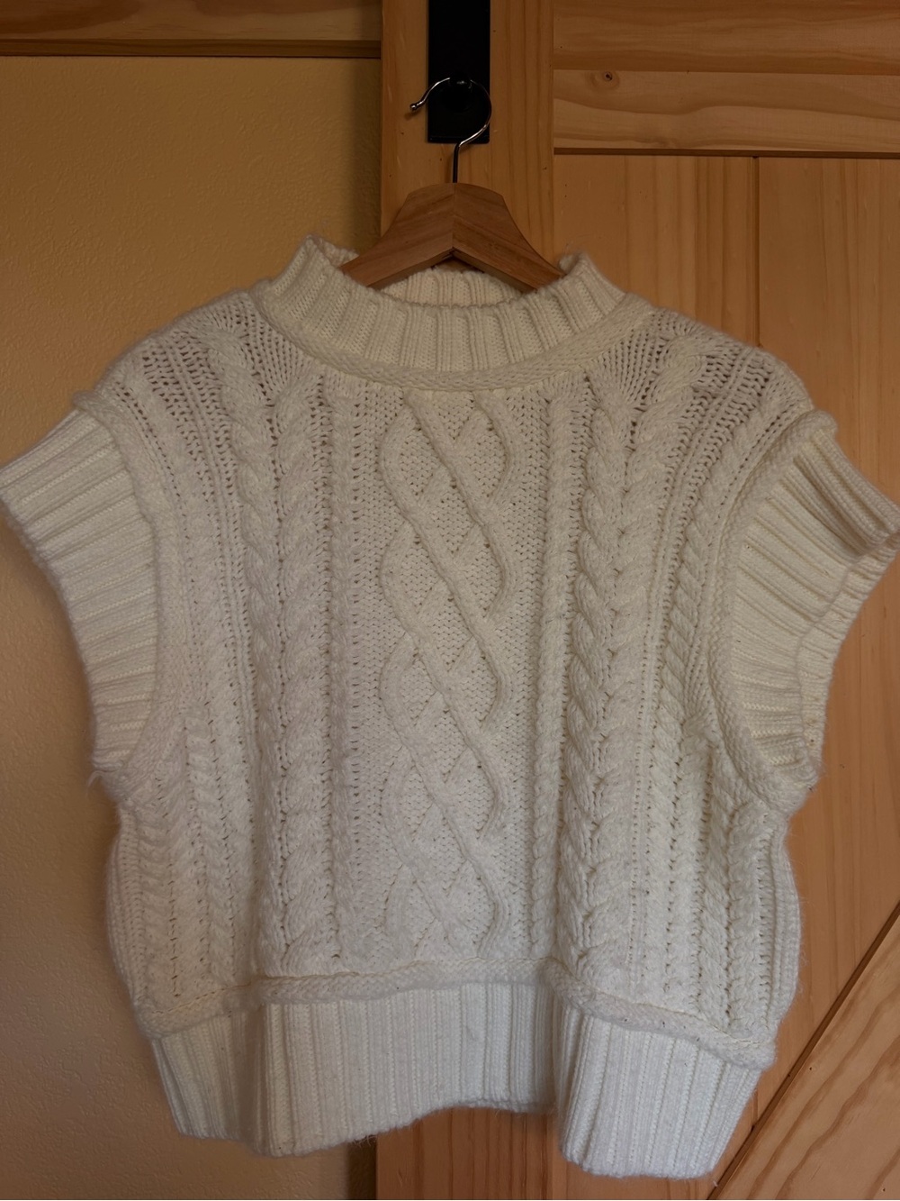 Marled Cream Cable Knit Sleeveless Sweater Vest